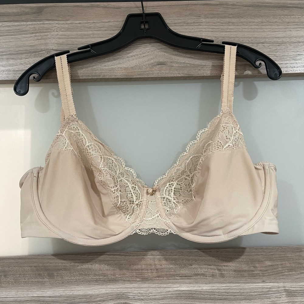 Bali Lace Accent Cream Bra